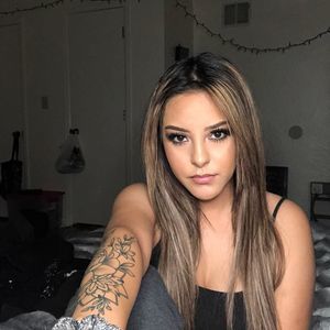 Meet your Posher, Destini